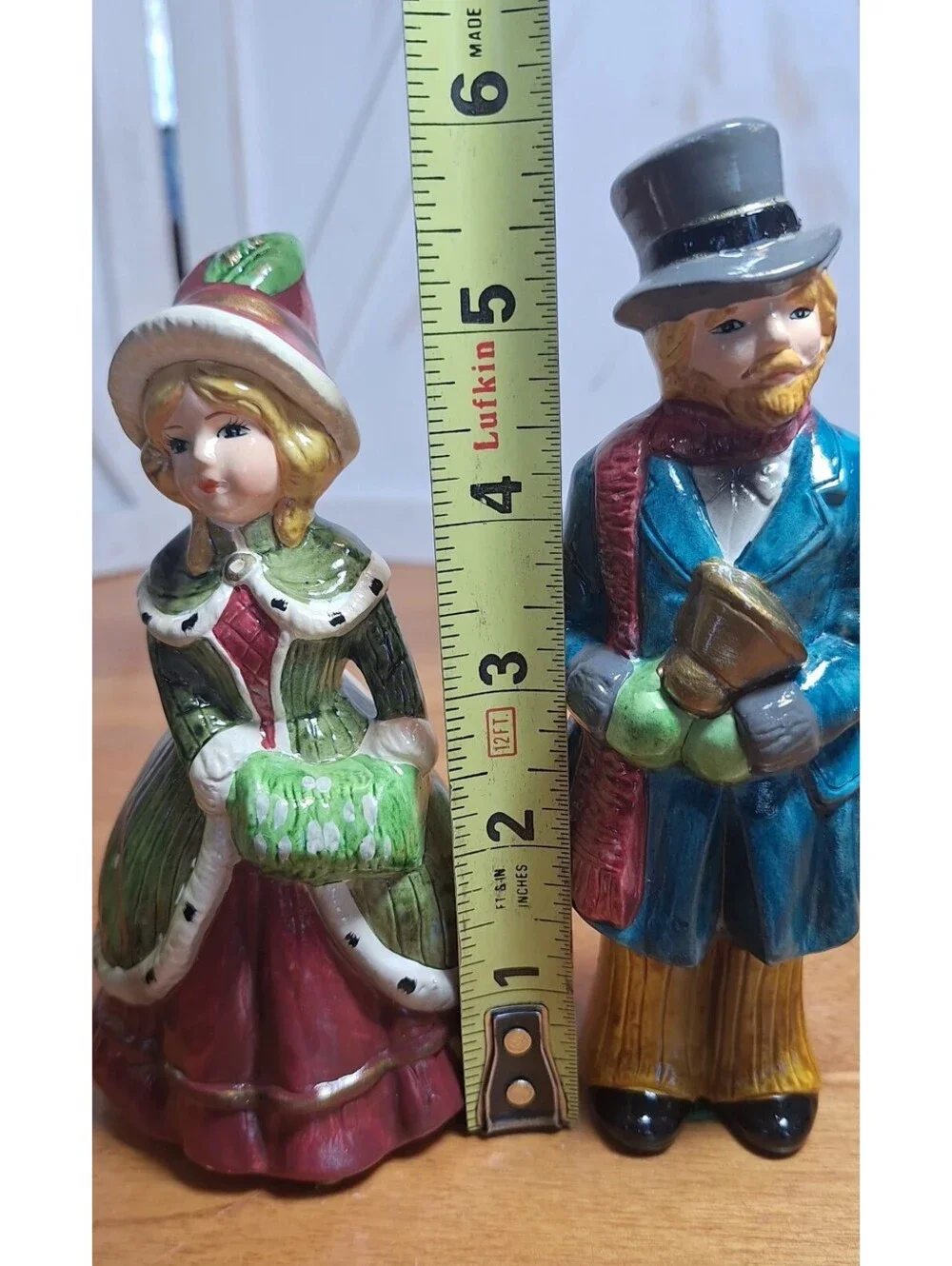 Set of 4 Christmas Caroler Family Figurines Hand Painted Ceramic VTG